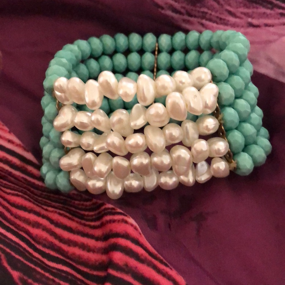 Stretch Aqua Bracelet with White Pearl-like Beads
